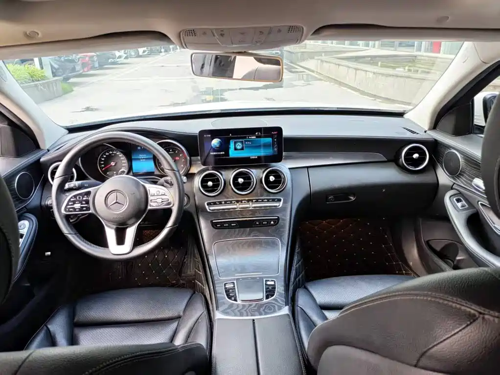 Mercedes-Benz C-Class — миниатюра 10