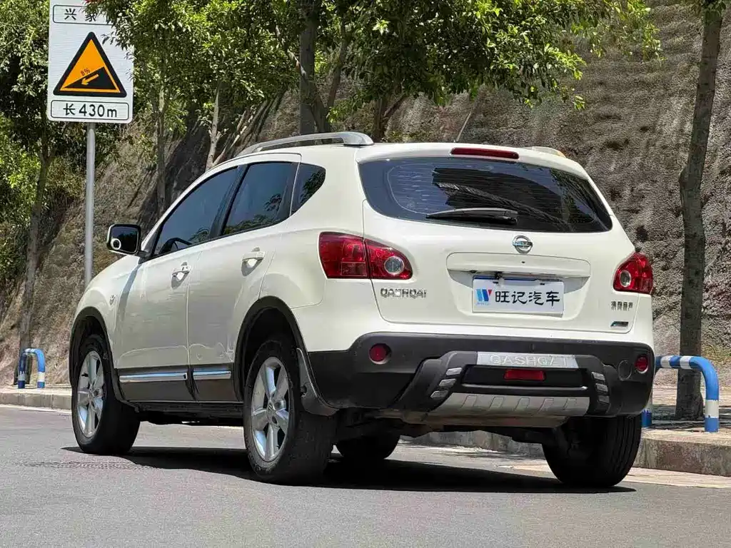 Nissan Qashqai — миниатюра 8
