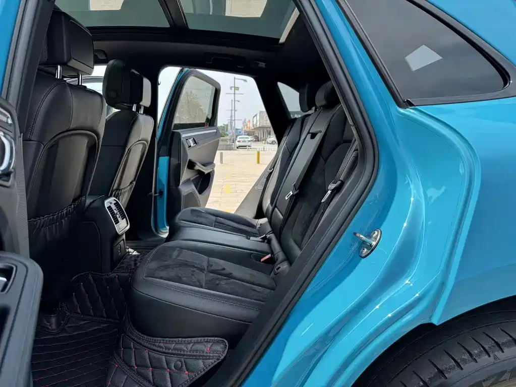 Porsche Macan — миниатюра 16