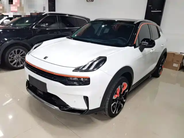 2021 Lynk & Co 06