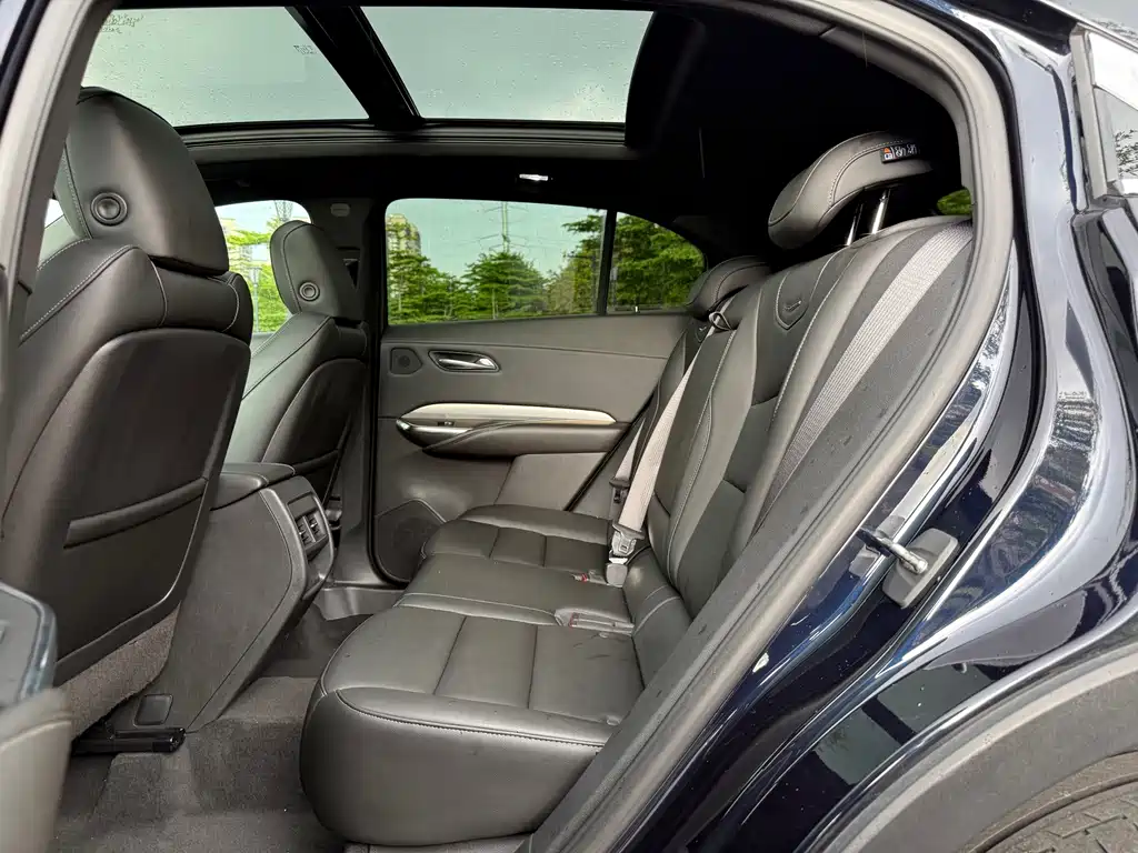 Cadillac XT4 — миниатюра 9