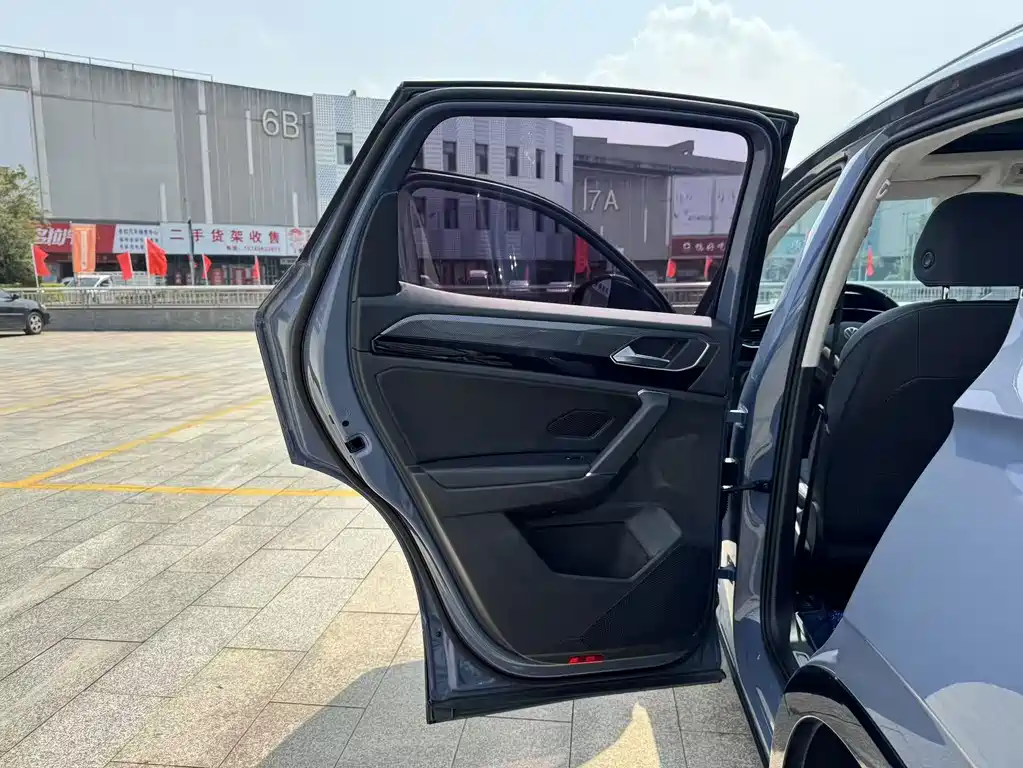 Volkswagen X — миниатюра 14