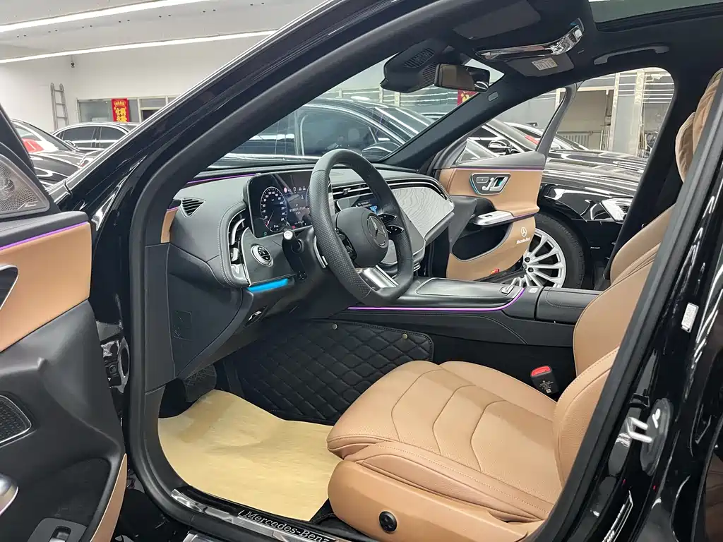 Mercedes-Benz E-Class — миниатюра 7