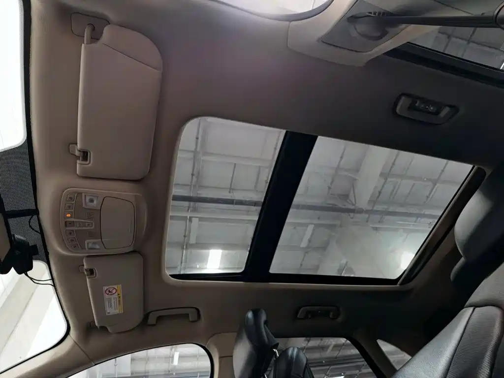 Lincoln MKC — миниатюра 14