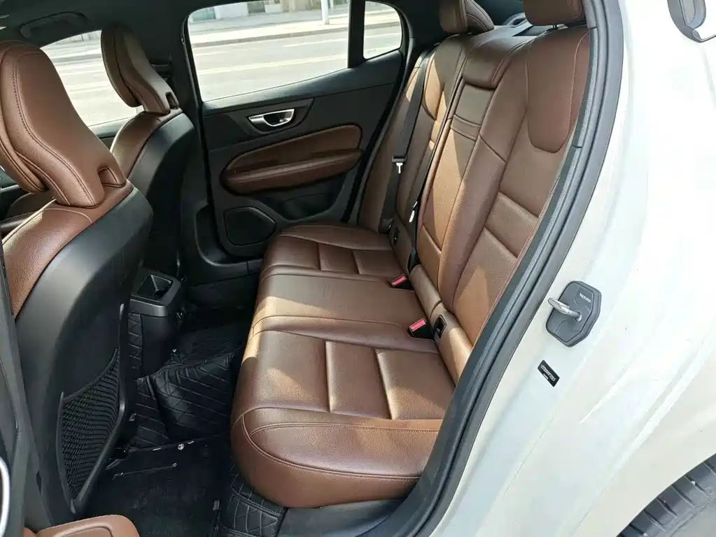 Volvo S60 — миниатюра 8