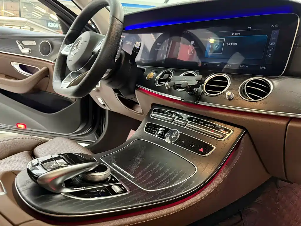 Mercedes-Benz E-Class — миниатюра 9