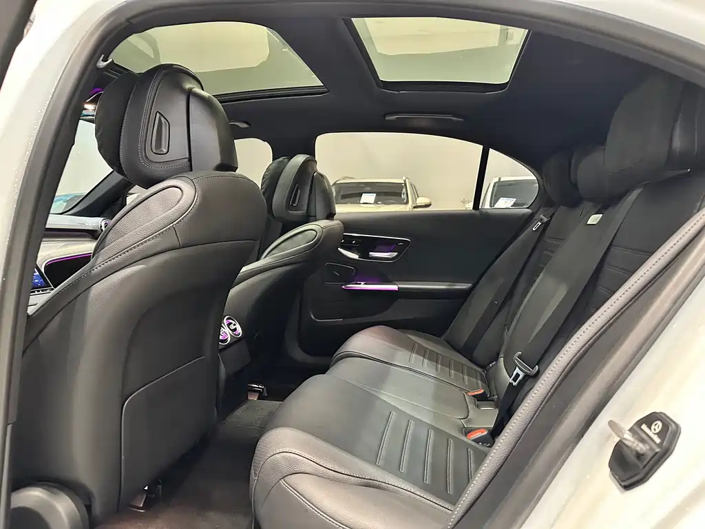 Mercedes-Benz C-Class — миниатюра 10