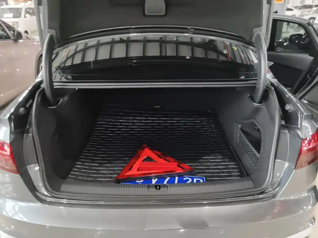 Audi A4L — миниатюра 19