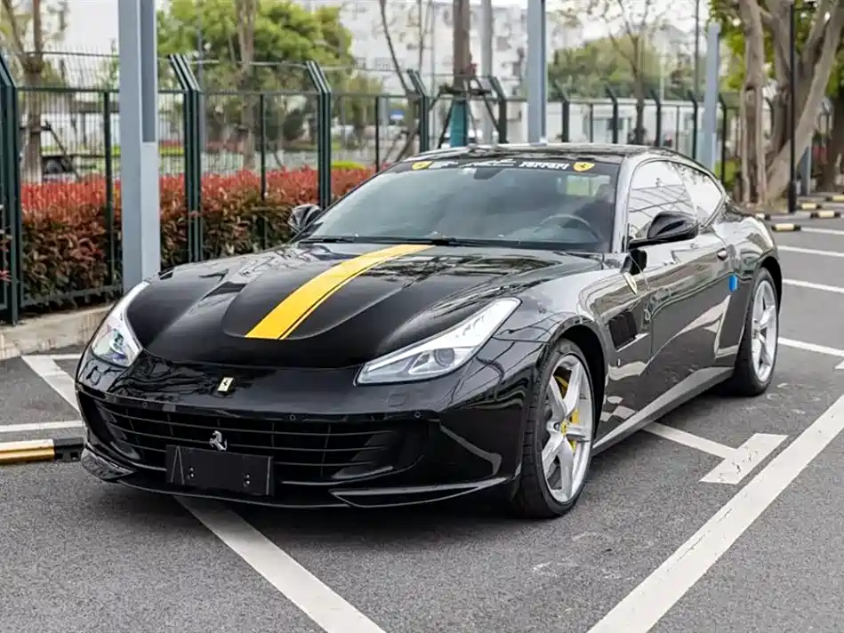 Купить Ferrari GTC4Lusso