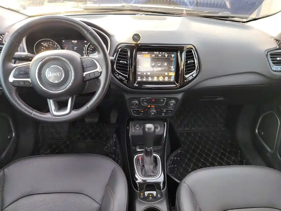 Jeep Compass — миниатюра 12