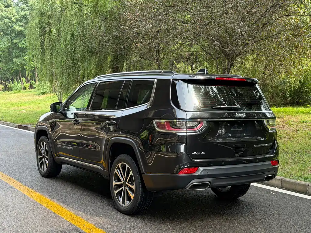 Jeep Grand Commander — миниатюра 5