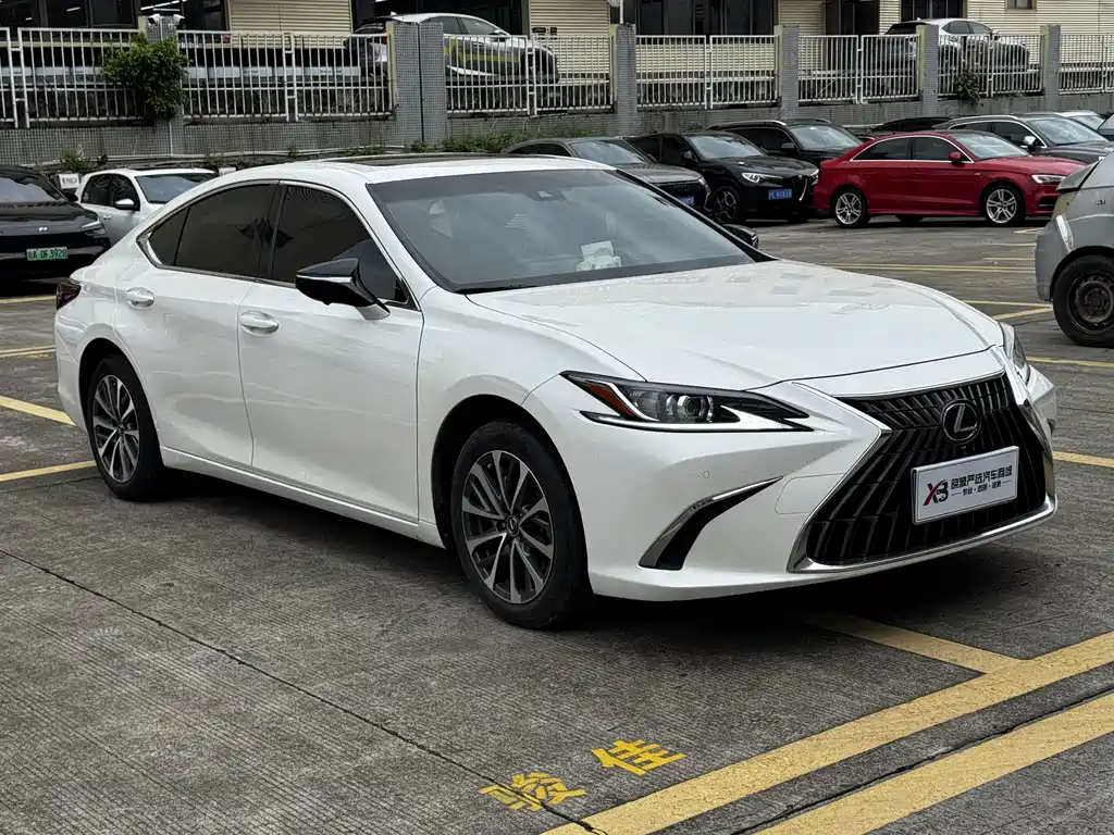 Lexus ES — миниатюра 6