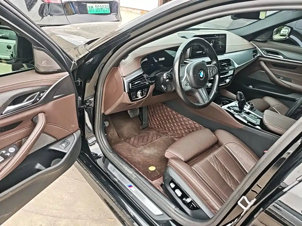 BMW 5 Series — миниатюра 16