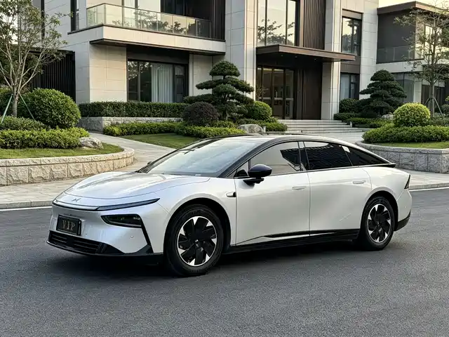 2025 Xpeng P7