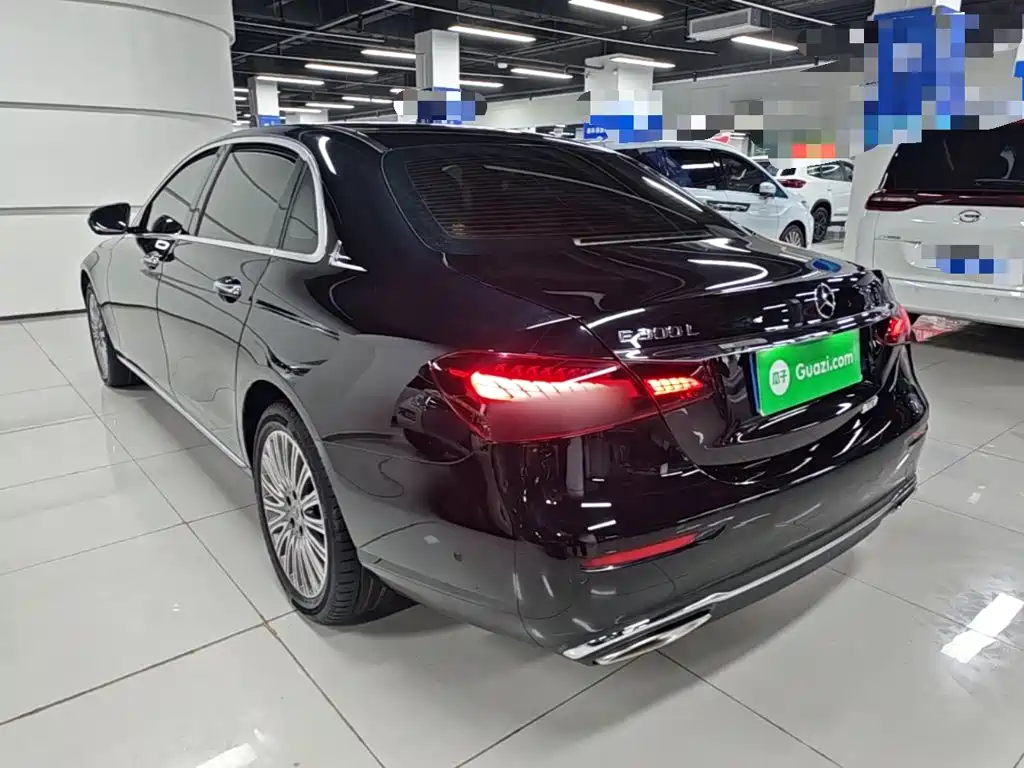 Mercedes-Benz E-Class — миниатюра 5