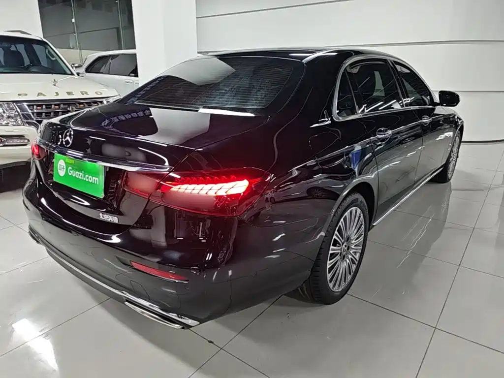 Mercedes-Benz E-Class — миниатюра 7
