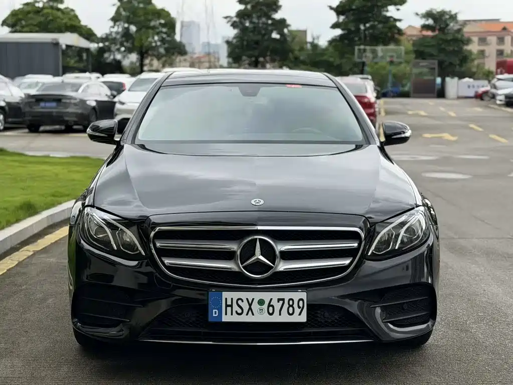 Mercedes-Benz E-Class — миниатюра 2
