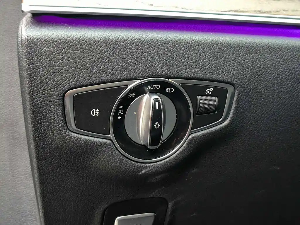 Mercedes-Benz E-Class — миниатюра 17