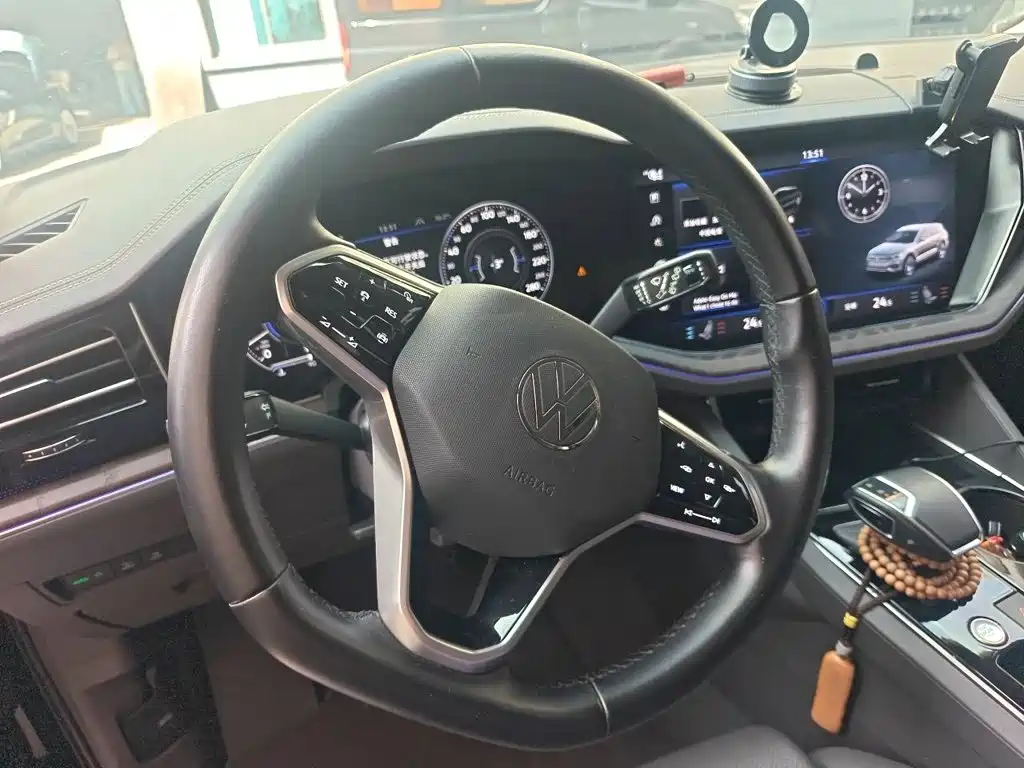 Volkswagen Touareg — миниатюра 12