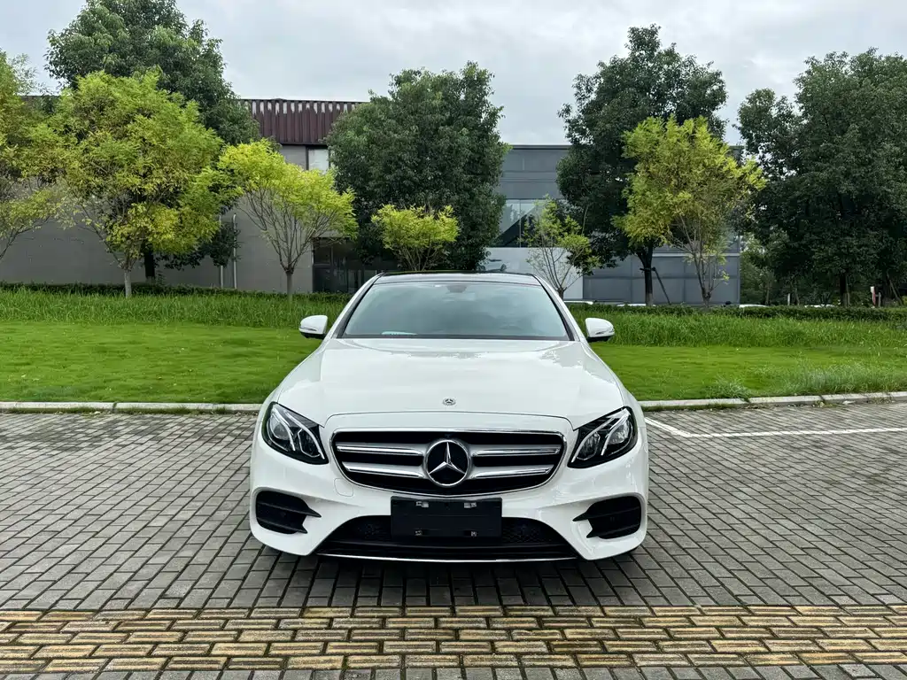 Mercedes-Benz E-Class — миниатюра 3