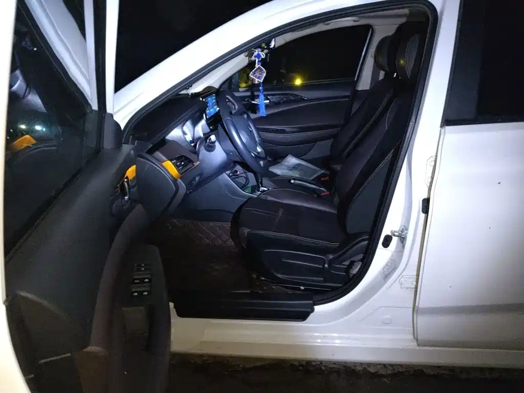 Changan Eado DT — миниатюра 16