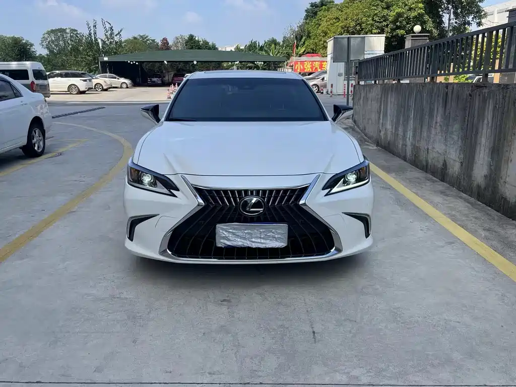 Lexus ES — миниатюра 2