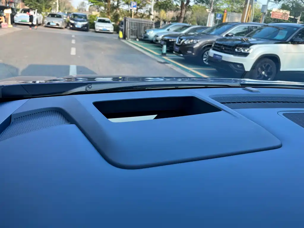 BUICK GL8 NEW ENERGY