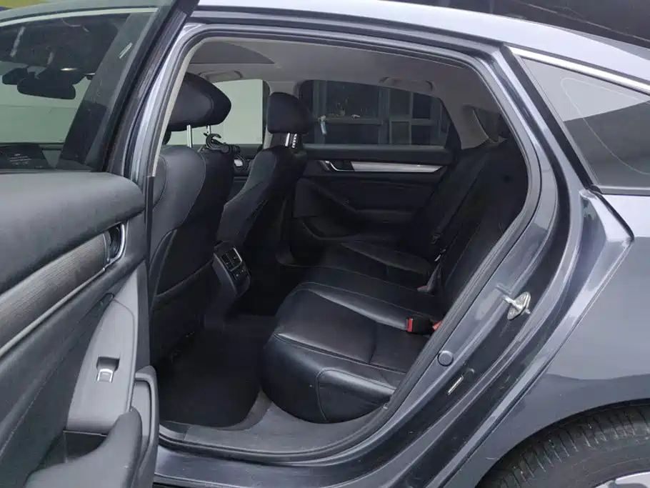 Honda Accord — миниатюра 11