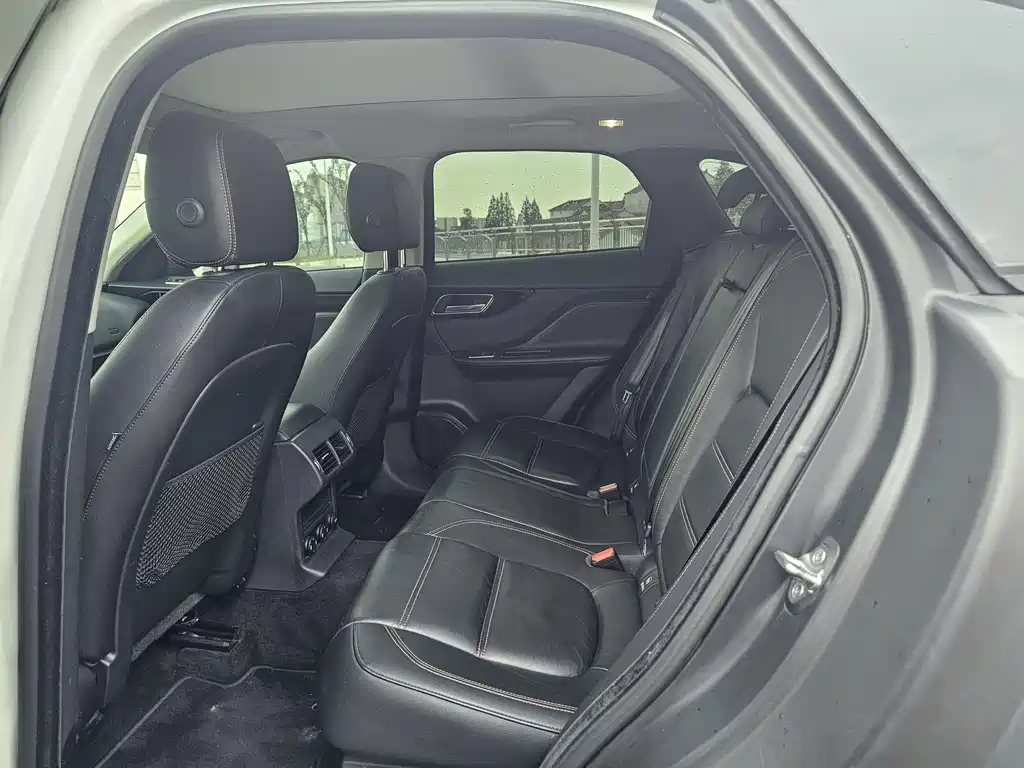 Jaguar F-PACE — миниатюра 6