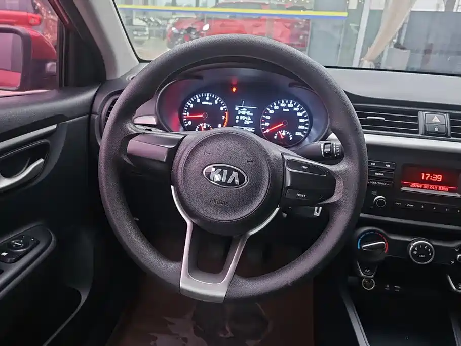 Kia K2 — миниатюра 15