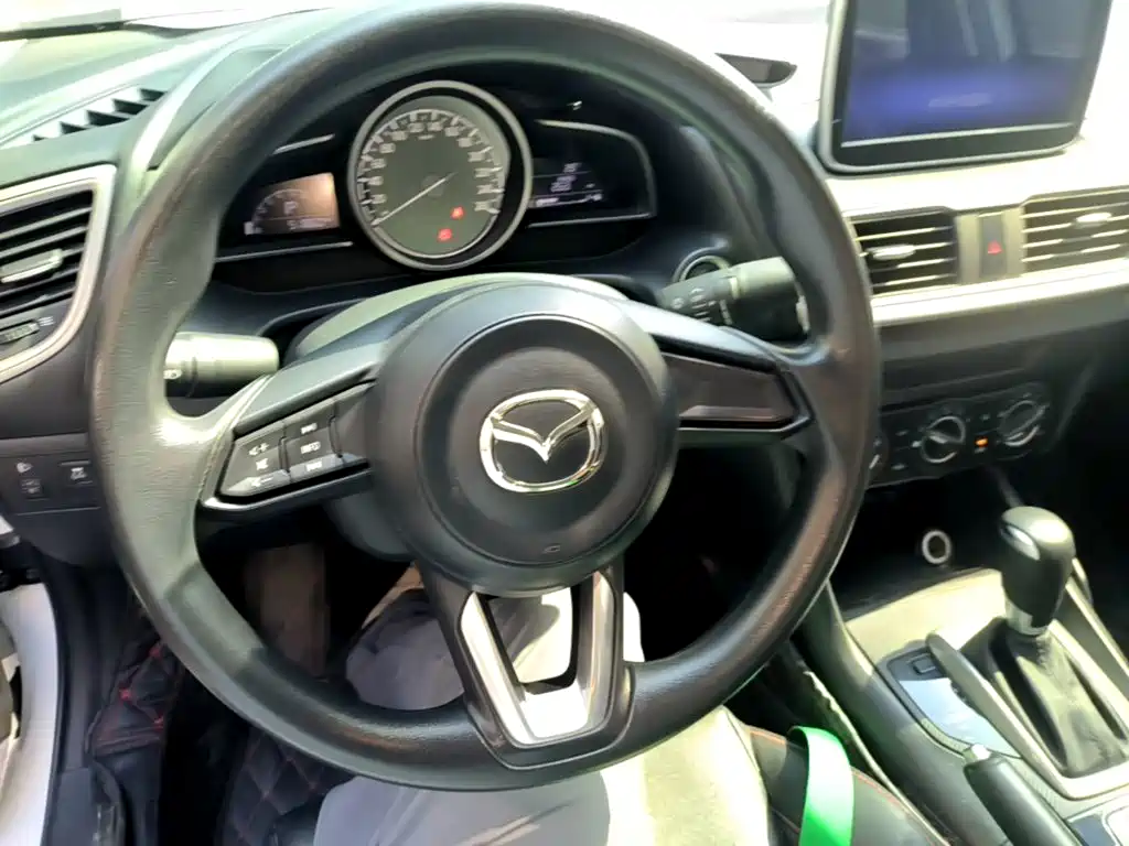 Mazda 3 Axela — миниатюра 11