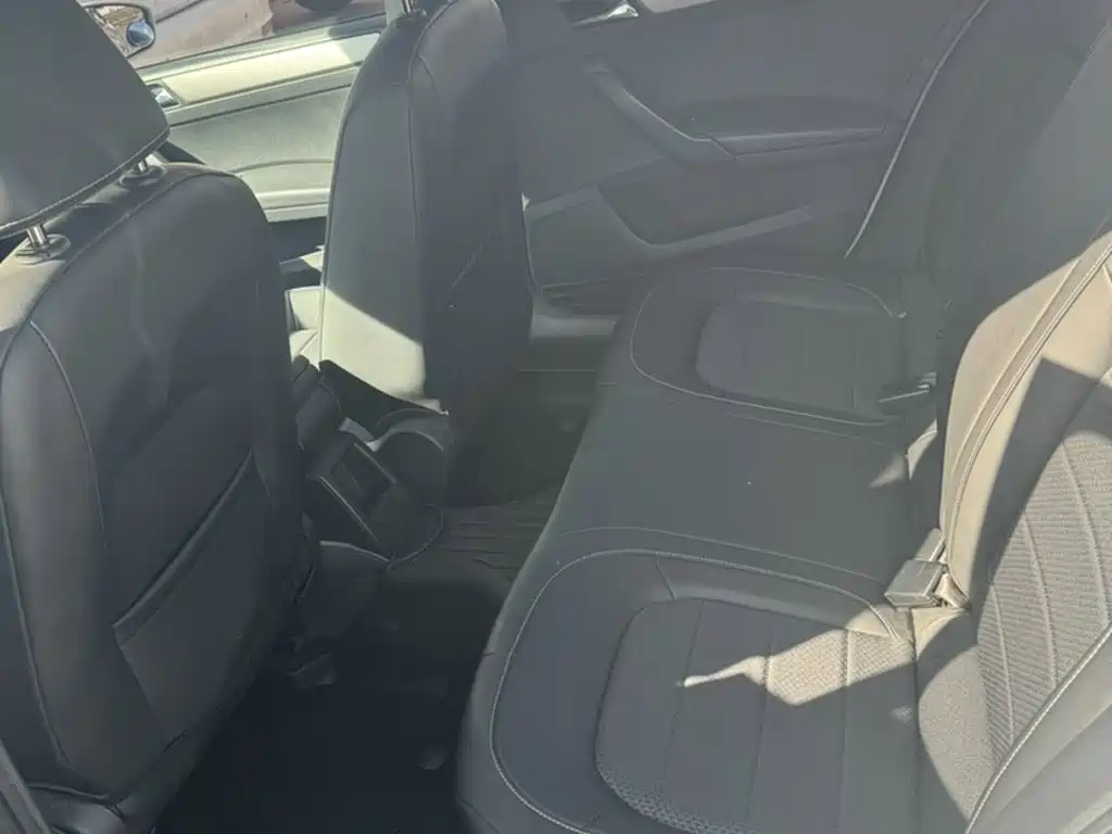 Skoda Rapid Spaceback — миниатюра 15