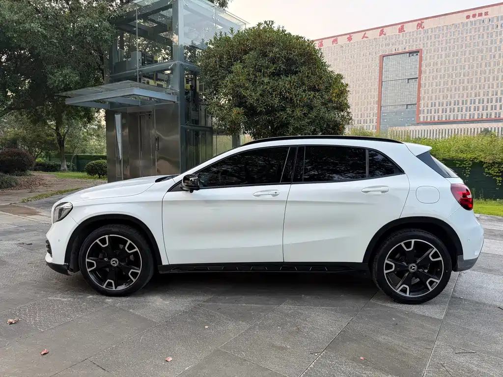 Mercedes-Benz GLA — миниатюра 18