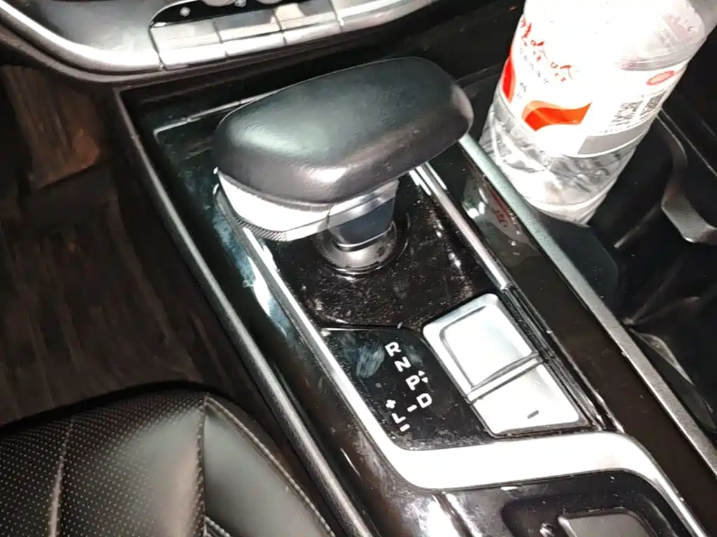 Geely Borui Hybrid — миниатюра 14