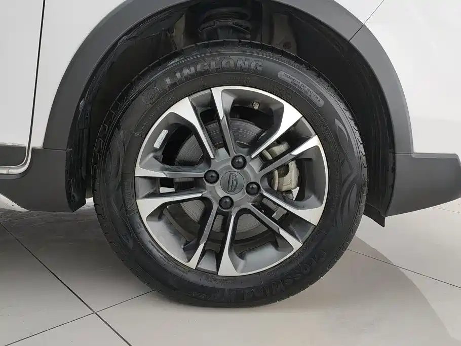 Geely Vision X3 — миниатюра 6
