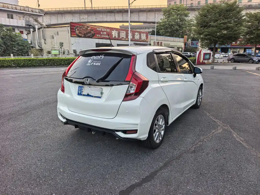Honda Fit — миниатюра 6