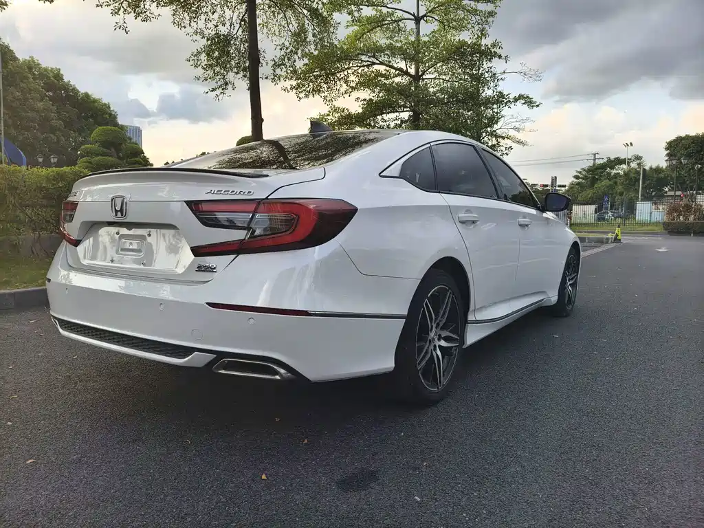 Honda Accord — миниатюра 14