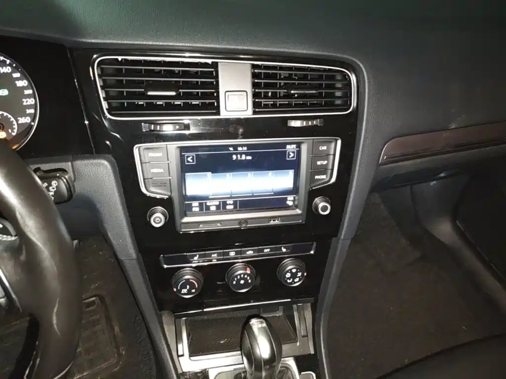 Volkswagen Golf — миниатюра 13