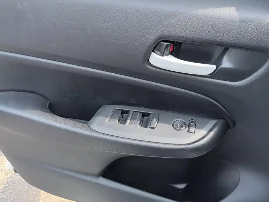 Honda Fit — миниатюра 7