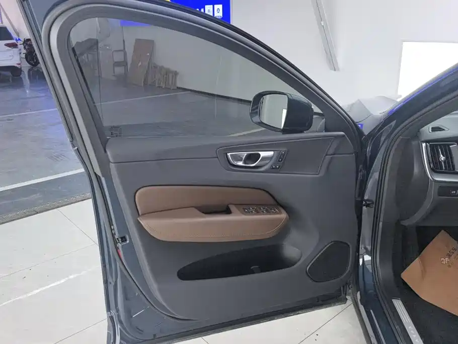 Volvo XC60 — миниатюра 7