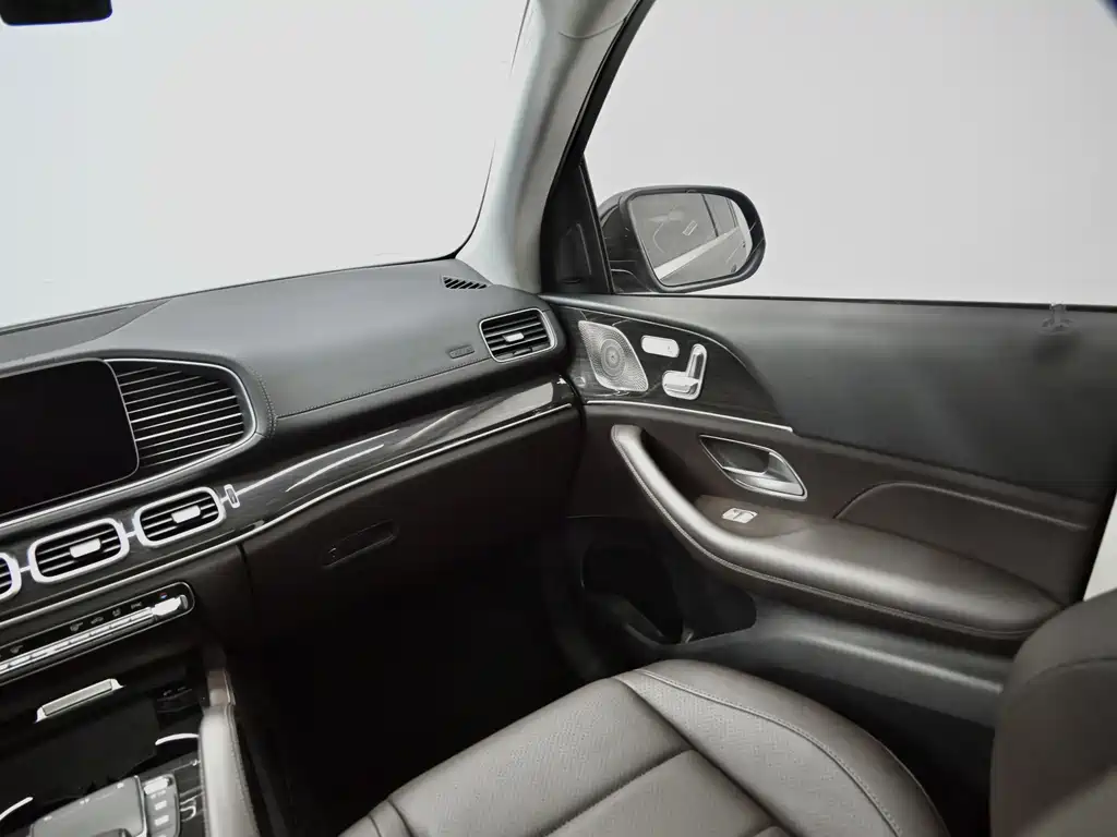 Mercedes-Benz GLE (Import) — миниатюра 10