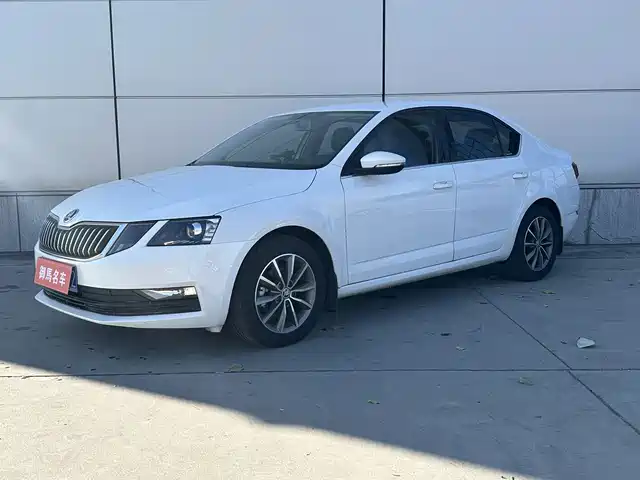 SKODA OCTAVIA 2021