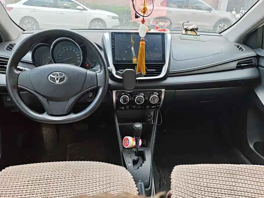 Toyota Yaris L — миниатюра 12