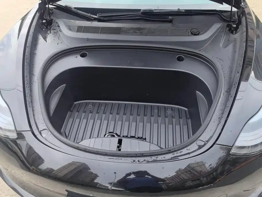 Tesla Model 3 — миниатюра 10