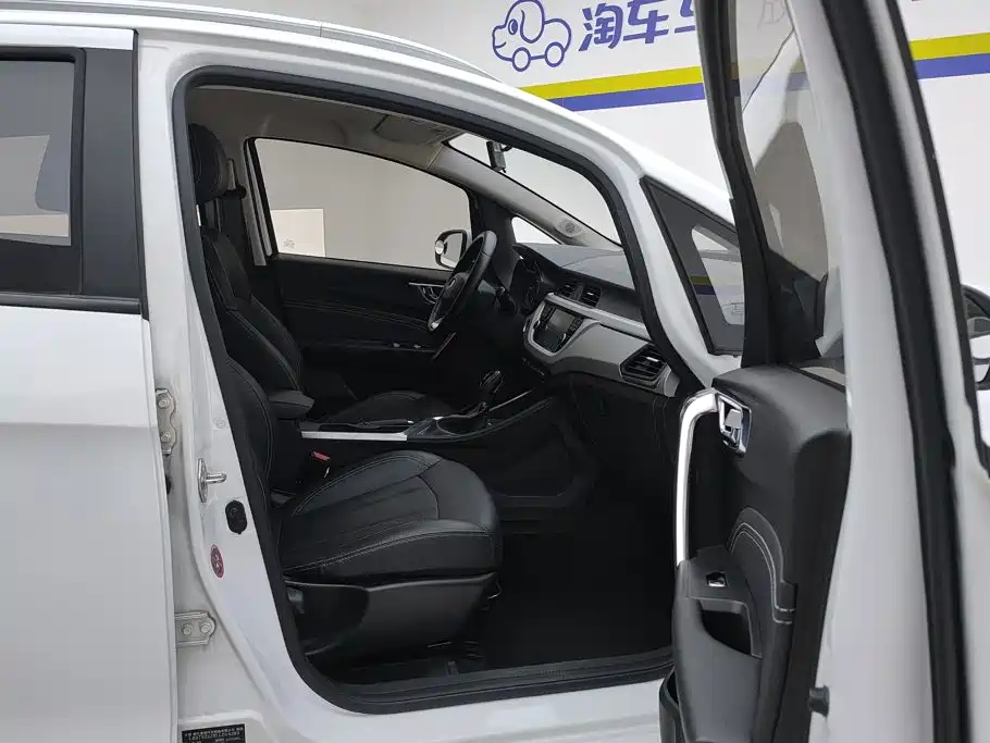 Geely Vision X3 — миниатюра 8