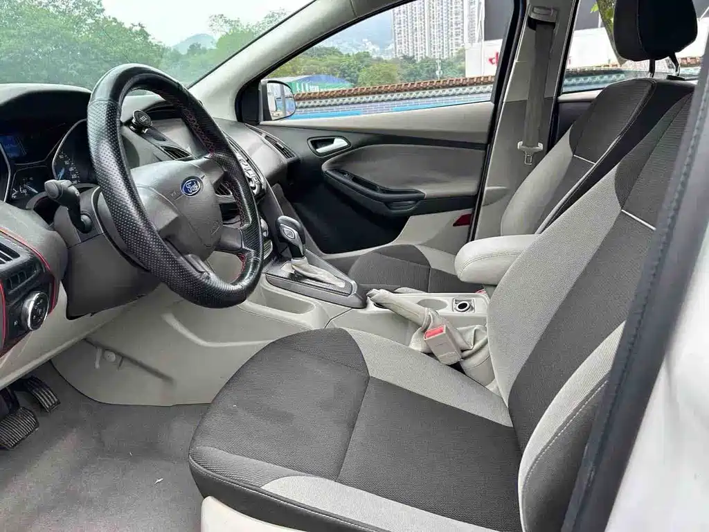 Ford Focus — миниатюра 7