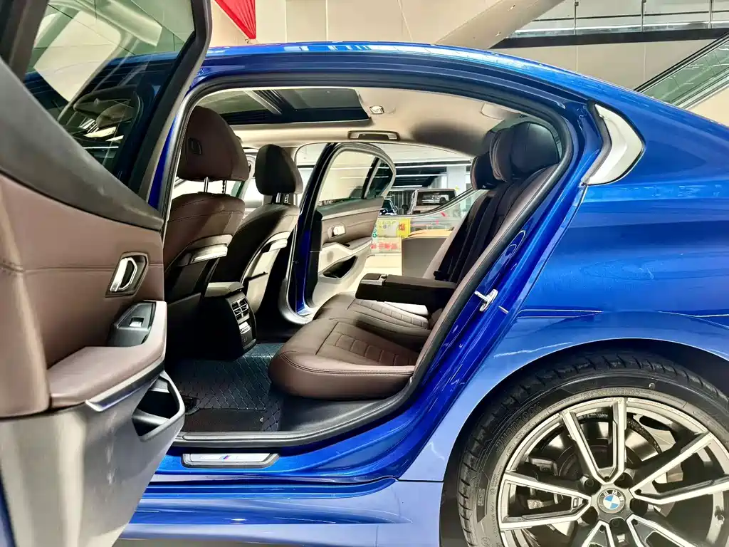 BMW 3 Series — миниатюра 8