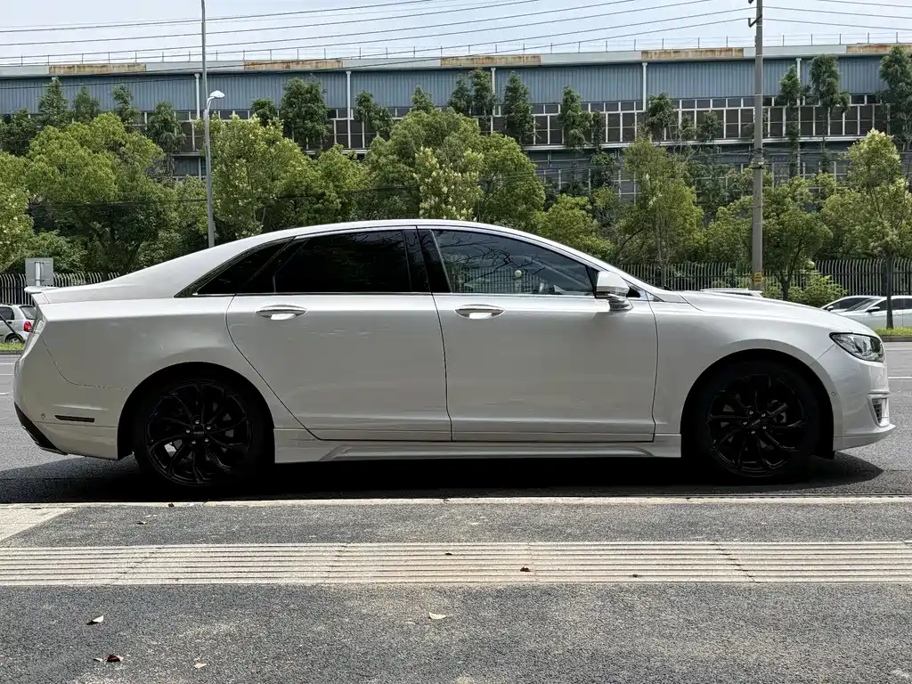 Lincoln MKZ 2020 2.0T MONO WHITE