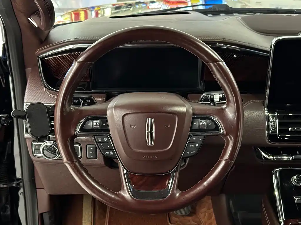 Lincoln Navigator — миниатюра 20