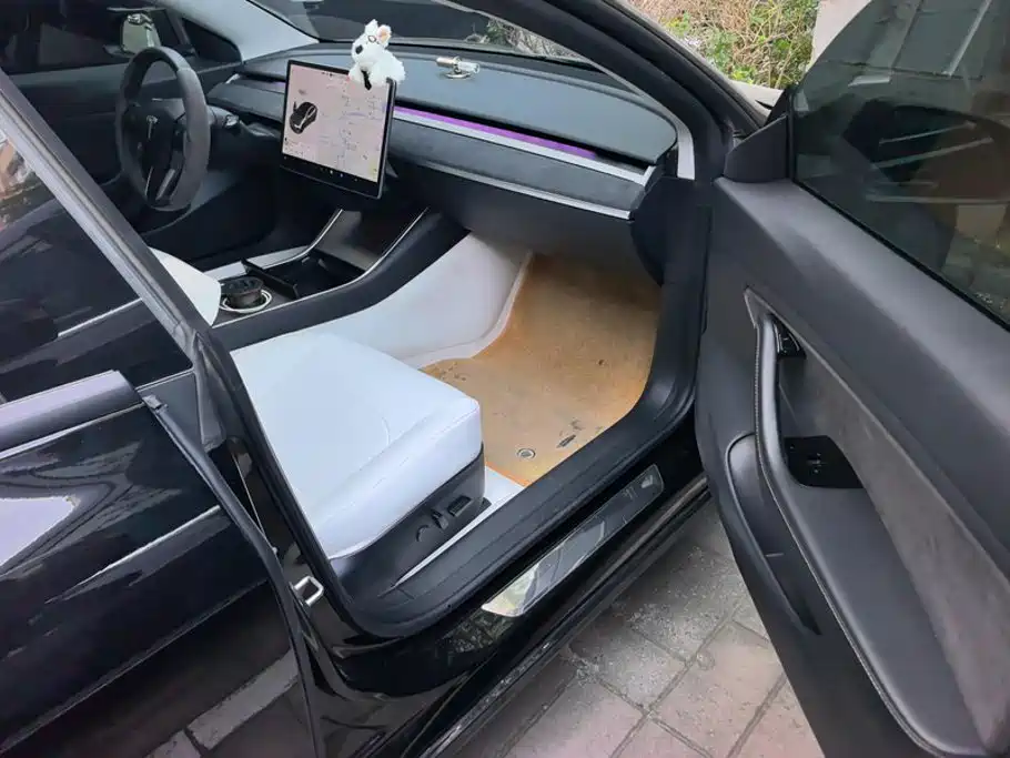 Tesla Model 3 — миниатюра 8